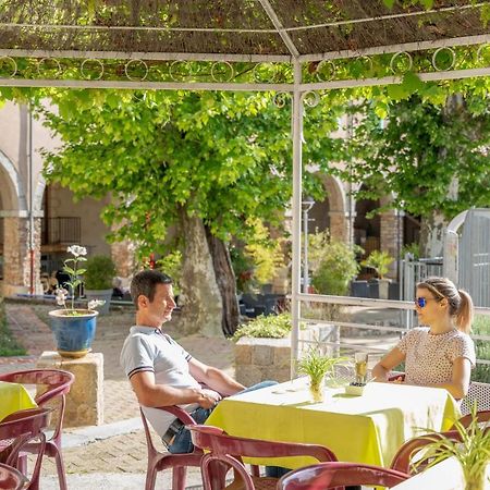Hotel Cap Ardeche Laurac-en-Vivarais Exterior foto